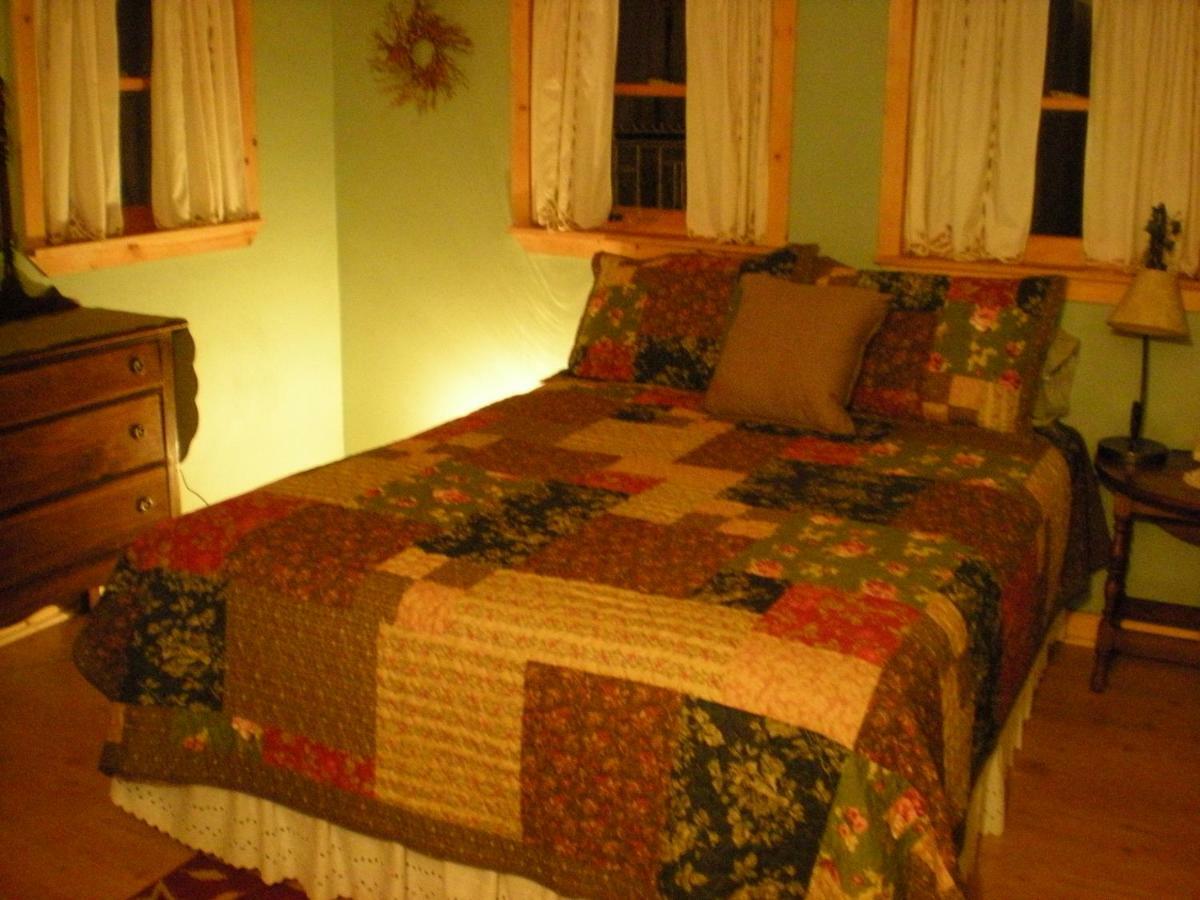 Buffalo Creek Bed And Breakfast รอบบินส์วิลล์ ภายนอก รูปภาพ